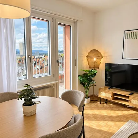 Stylish 1br Overlooking - Tilia 52 *